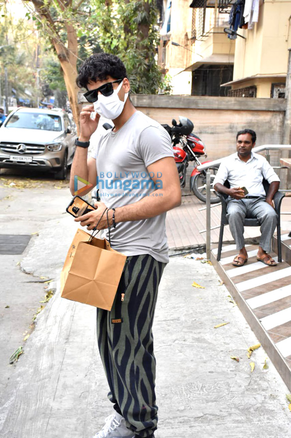 photos ishaan khatter spotted at farmers cafe 2 2