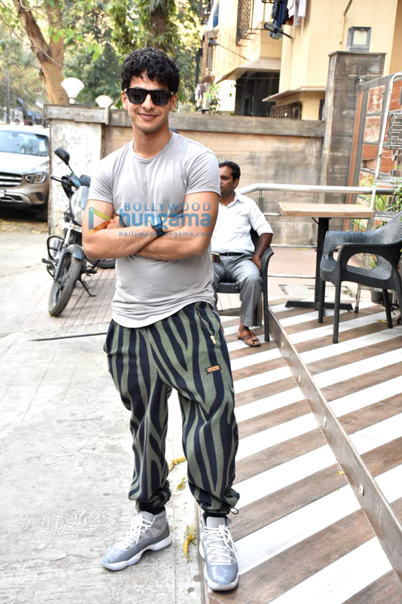 photos ishaan khatter spotted at farmers cafe 3 2