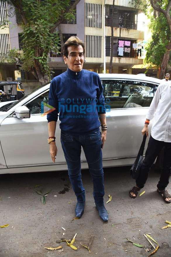 photos jeetendra spotted today at a cosmetic clinic studio aesthetique 4