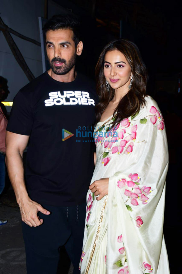 photos john abraham rakul preet singh and others snapped on sets of the kapil sharma show promoting their film attack part i 4