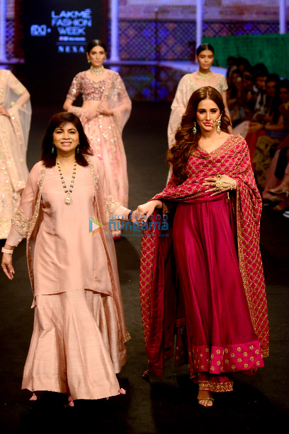 photos kangana ranaut pooja hegde nargis fakhri and others walk the ramp at lakme fashion week 2021 11