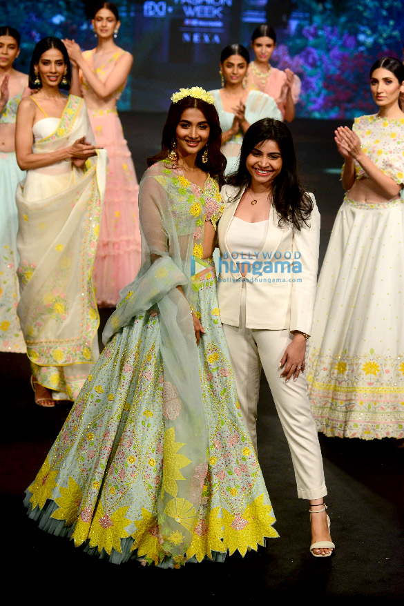 photos kangana ranaut pooja hegde nargis fakhri and others walk the ramp at lakme fashion week 2021 12