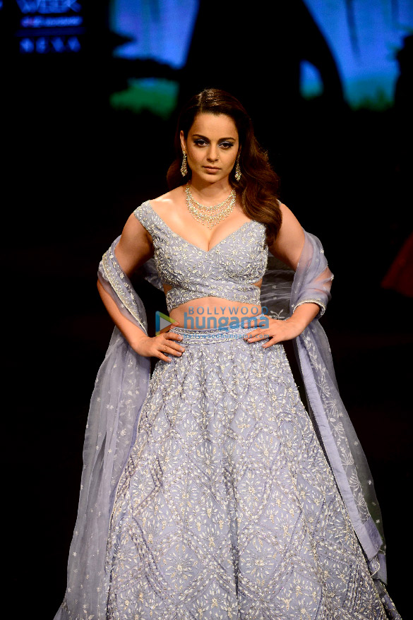 photos kangana ranaut pooja hegde nargis fakhri and others walk the ramp at lakme fashion week 2021 6