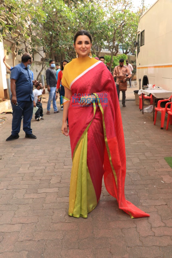 photos karan johar parineeti chopra mithun chakraborty bharti singh snapped on the sets of hunarbaaz desh ki shaan1 1