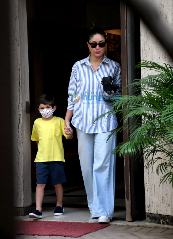 photos kareena kapoor khan spotted in bandra with her son taimur 2