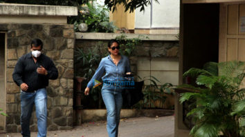 Photos: Kareena Kapoor Khan spotted in an all-denim look in Bandra