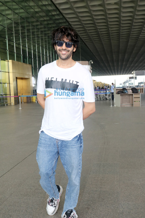 Photos: Kartik Aaryan, Disha Patani, Sohail Khan keep it casual at the airport on the weekend Photos: Kartik Aaryan, Disha Patani, Sohail Khan keep it casual at the airport on the weekend