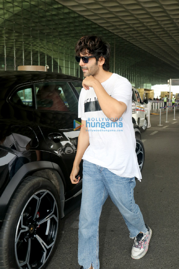 photos kartik aaryan disha patani sohail khan keep it casual at the airport on the weekend 5