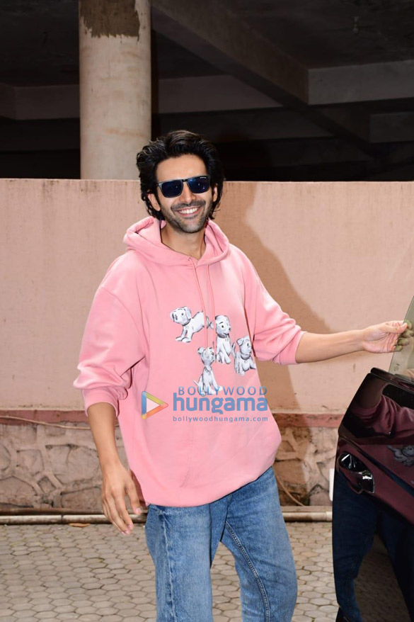 photos kartik aaryan snapped at sanjay leela bhansalis office in juhu 3 2