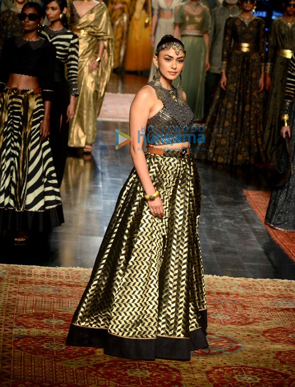 photos mrunal thakur walks for jj valaya show at lakme fashion week 2021 2