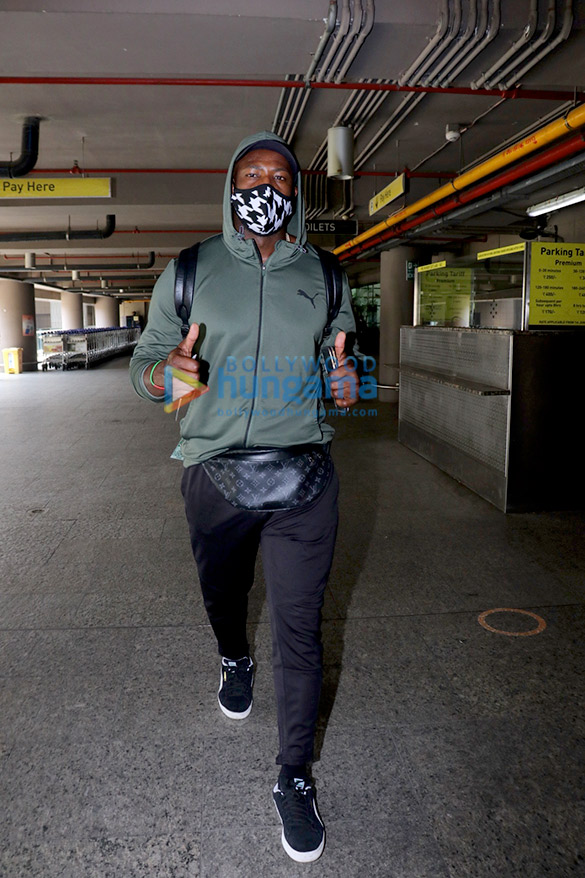 photos patralekha raj babbar andre russell and wardha khan snapped at the airport 3