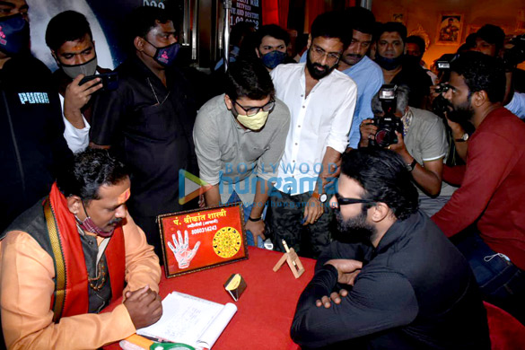 photos prabhas pooja hegde and bhushan kumar spotted at an event for radhe shyam in mumbai 4