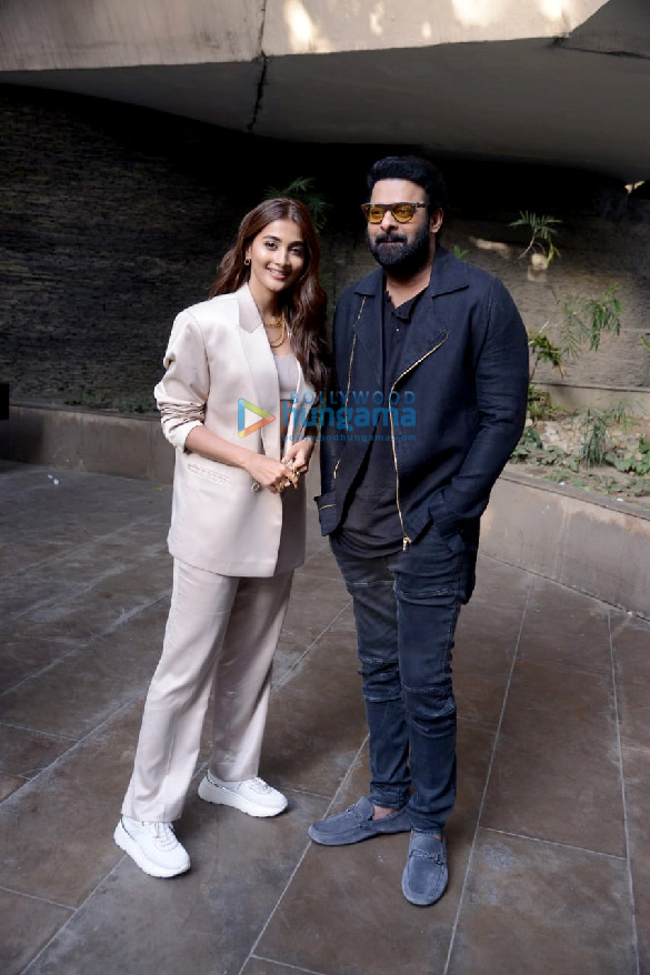 photos prabhas and pooja hegde snapped promoting their film radhe shyam in delhi 2