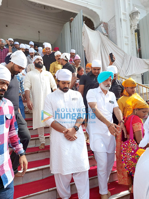 photos rrr team s s rajamouli ram charan and jr ntr visit golden temple to seek blessings ahead of films release 3
