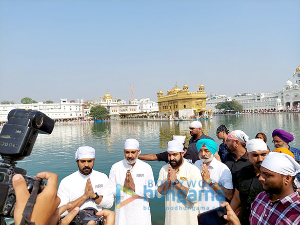 photos rrr team s s rajamouli ram charan and jr ntr visit golden temple to seek blessings ahead of films release 4