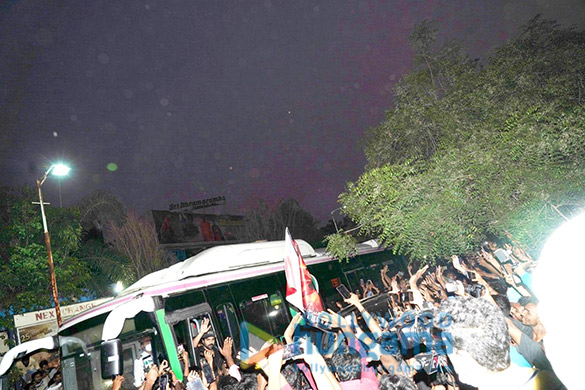 photos ram charan greets fans as he arrives to watch the early morning show of rrr in hyderabad 4