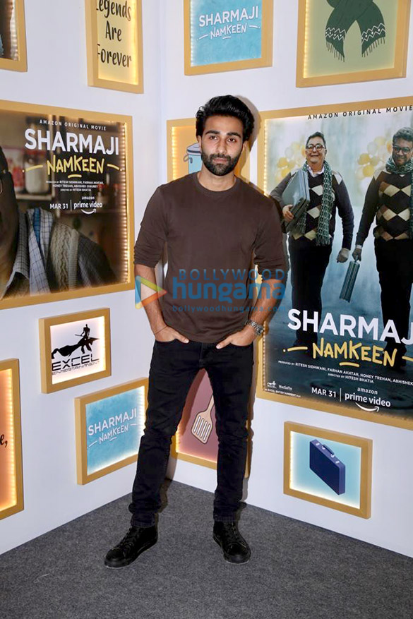 photos ranbir kapoor neetu kapoor alia bhatt and others from the kapoor family attend the special screening of rishi kapoors last film sharmaji namkeen 5