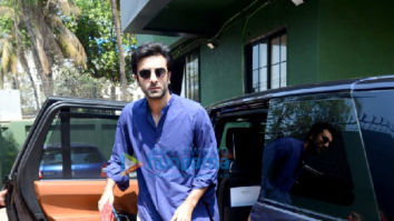 Photos Ranbir Kapoor spotted in a casual avatar in Andheri (1