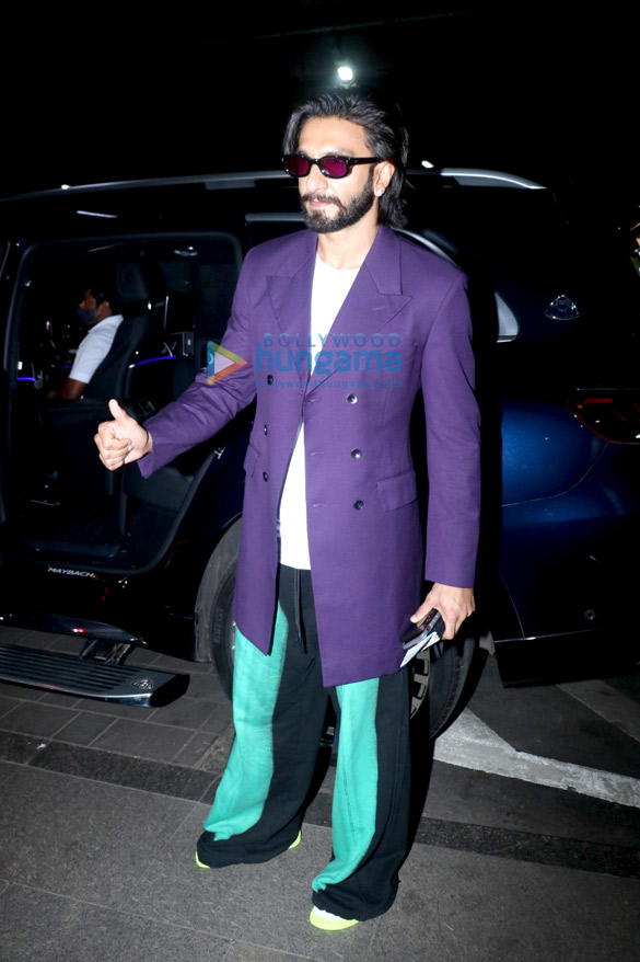 photos ranveer singh yami gautam dhar and nimrat kaur snapped at the airport 1