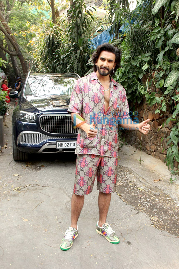 photos ranveer singh poses for the paparazzi as he gets snapped outside krome studio in bandra 1