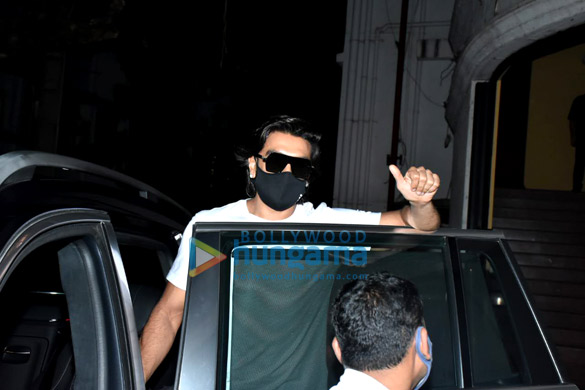 photos ranveer singh snapped post family dinner at royal china 5