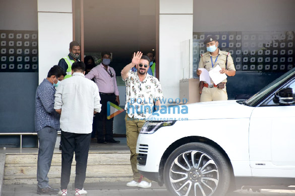 Photos: Sanjay Dutt and Ritesh Sidhwani spotted at Kalina airport