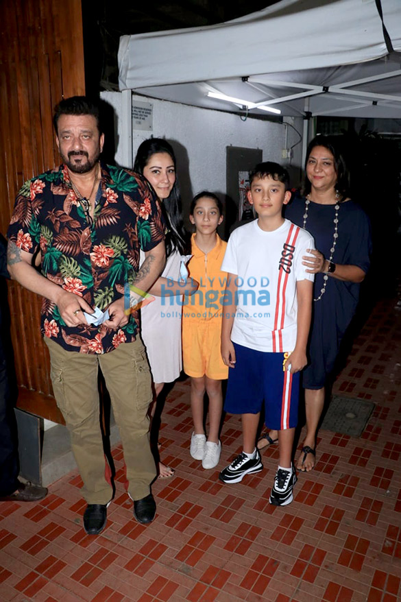 photos sanjay dutt snapped with his family at izumi in bandra 2