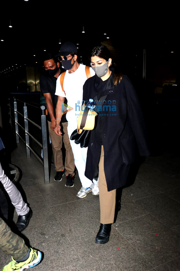 photos shah rukh khan yami gautam dhar samantha ruth prabhu and others snapped at the airport 3