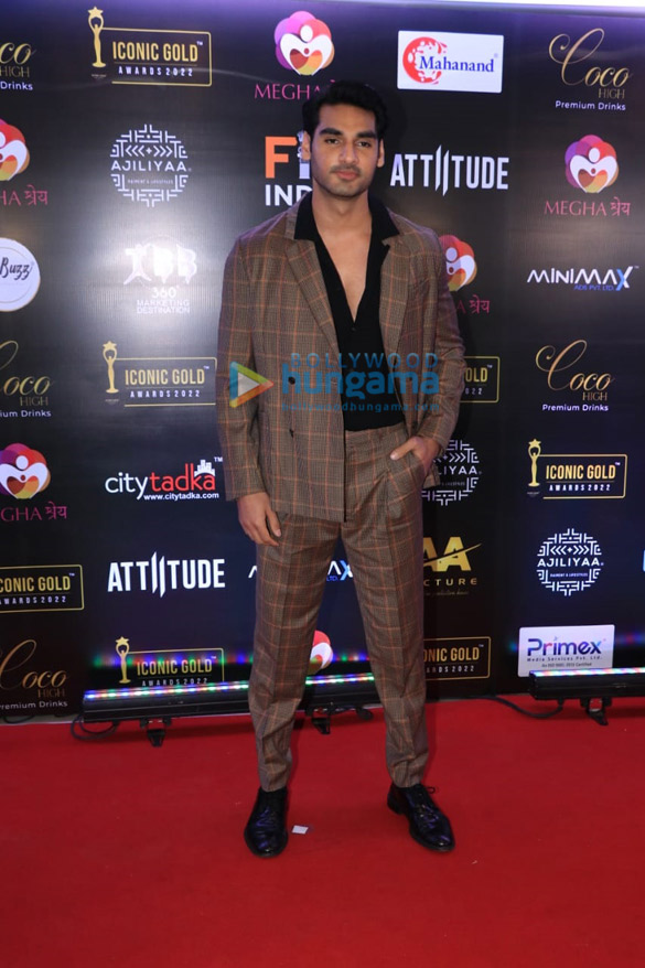 photos sharvari wagh sharib hashmi and other celebs grace the red carpet event of iconic gold awards 2022 4 2
