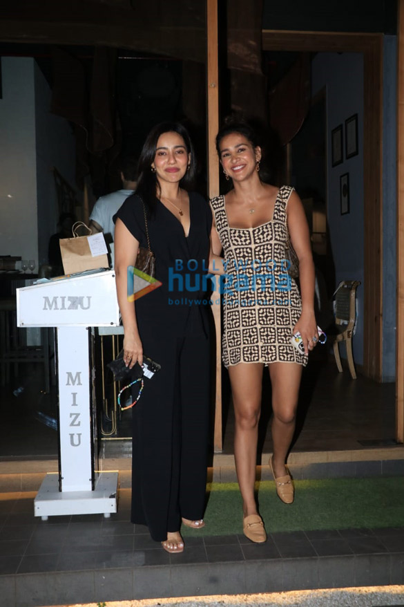 photos sisters neha sharma and aisha sharma snapped at mizu in bandra 1