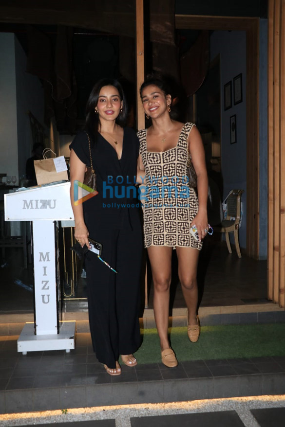 photos sisters neha sharma and aisha sharma snapped at mizu in bandra 3