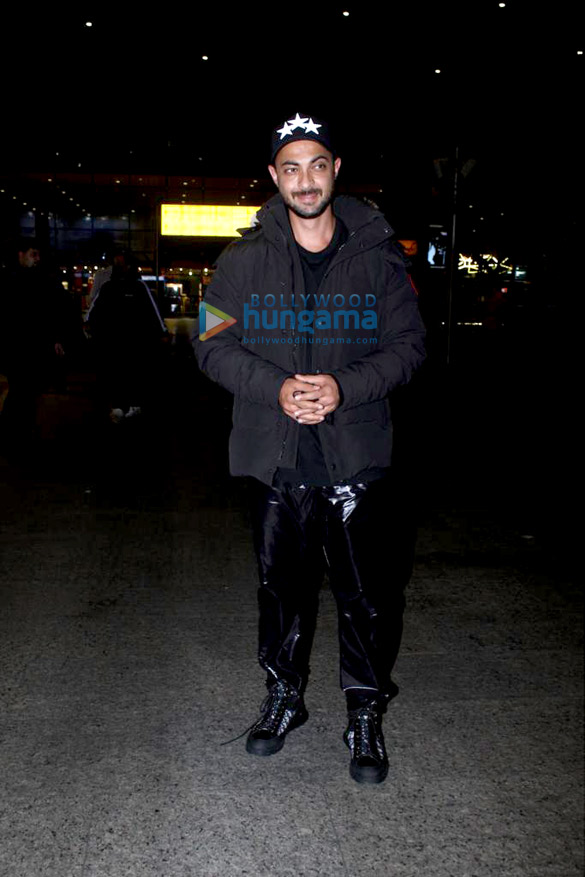 photos taapsee pannu shilpa shetty emraan hashmi and others snapped at the airport 4