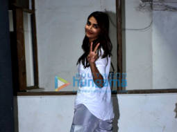 Photos: Taking a break from Radhe Shyam promotions, Pooja Hegde steps out in casuals in Bandra