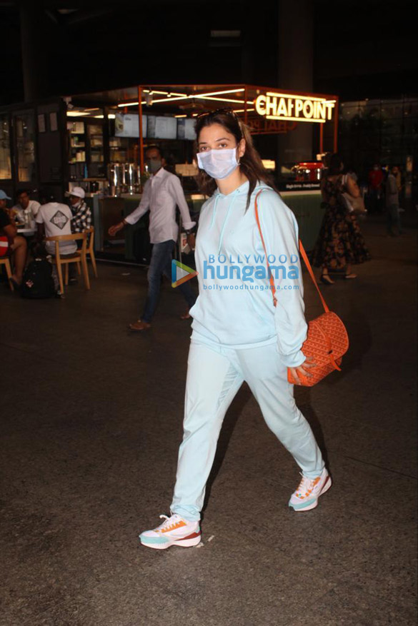 photos tamanna bhatia and anushka sen snapped at the airport 6