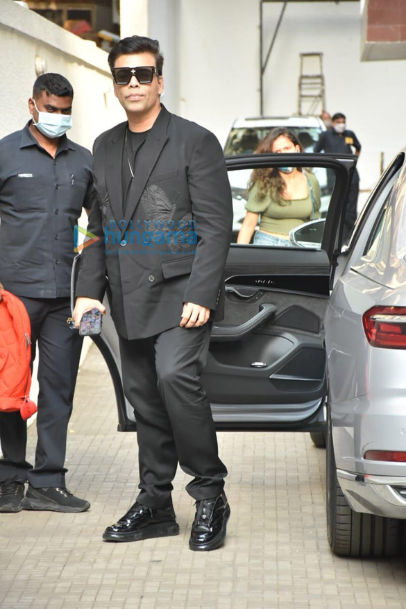 photos varun dhawan and karan johar snapped at the latters office in khar 4