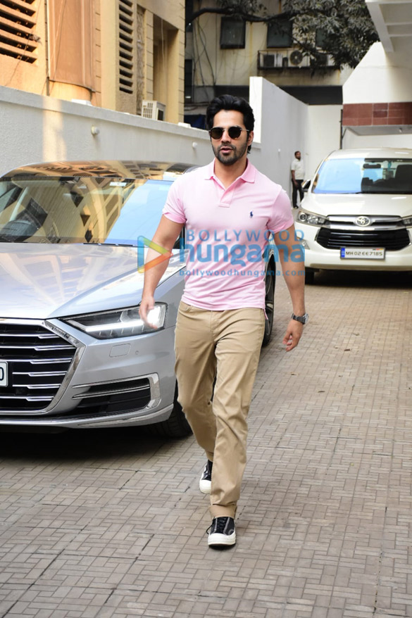 photos varun dhawan spotted outside dharma productions office in a pink t shirt and khakhee pants 2