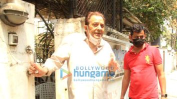 Photos: Veteran actor Dharmendra snapped outside a clinic in Bandra