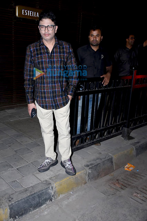 photos vidya balan and bhushan kumar snapped at estella in juhu 4