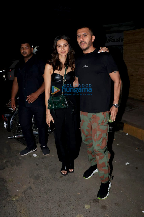 photos vidyut jammwal nandita mahtani chunky pandey amrita arora shibani dandekar ritesh sidhwani snapped at binge in bandra 4
