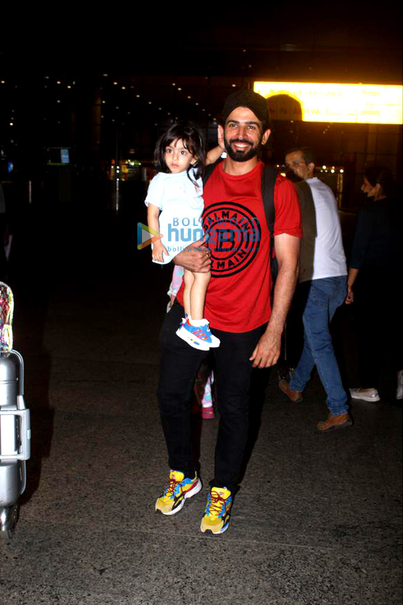 photos yami gautam dhar saahil khan and jay bhanushali snapped at the airport 3