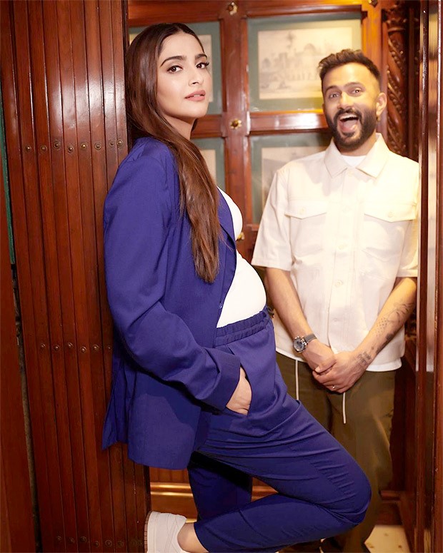 Pregnant Sonam Kapoor makes first appearance post announcement with Anand Ahuja; aces maternity fashion in purple pantsuit worth Rs. 75,000 and custom-made necklace Pregnant Sonam Kapoor makes first appearance post announcement with Anand Ahuja; aces maternity fashion in purple pantsuit worth Rs. 75,000 and custom-made necklace