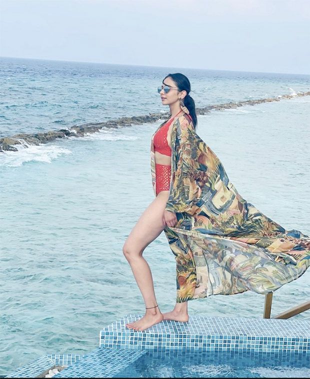 Rakul Preet Singh slays a glamorous red bikini as she shares a throwback photo from Maldives vacay