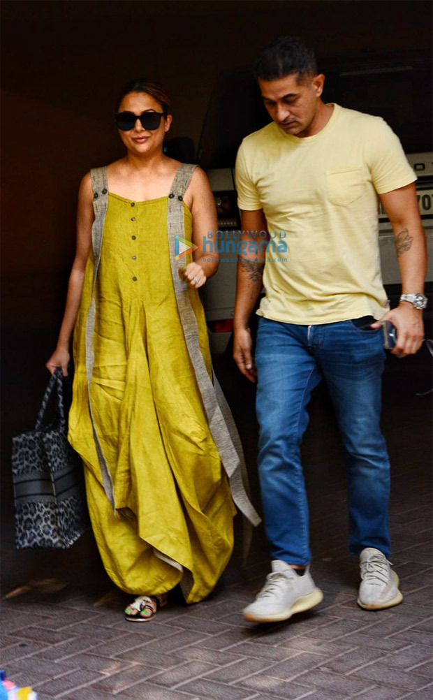 Amrita Arora visits Malaika Arora at her residence following her discharge from hospital after car accident