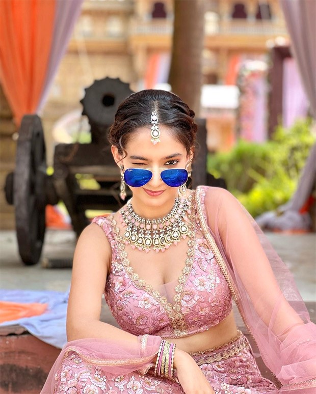 Anushka Sen flaunts her bedazzling side in pastel pink embellished lehenga  : Bollywood News - Bollywood Hungama