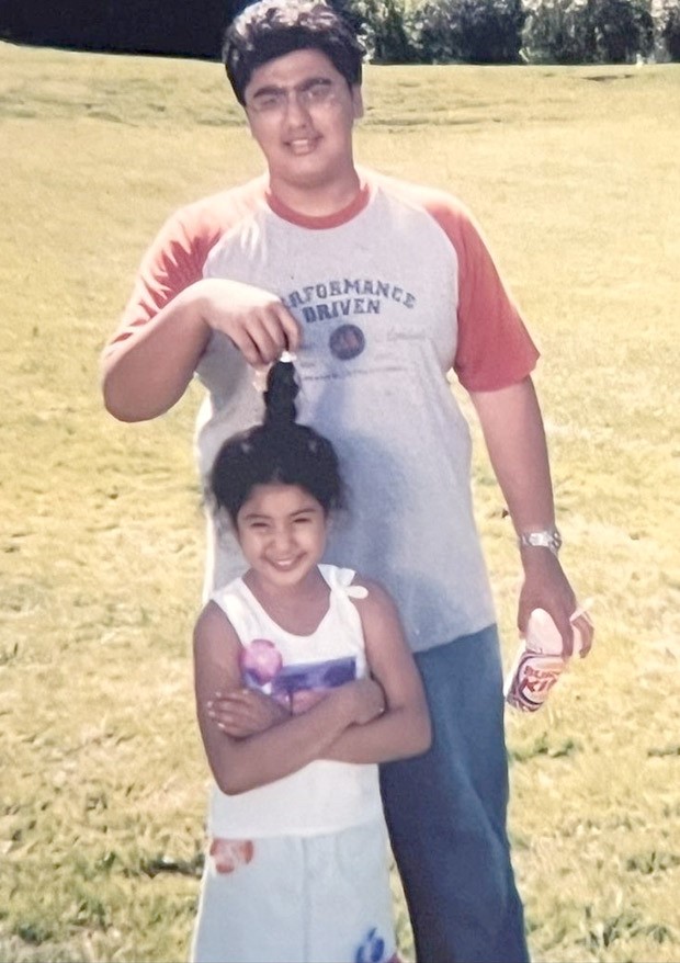 Arjun Kapoor pulls Janhvi Kapoor's ponytail in this unseen childhood photograph Arjun Kapoor pulls Janhvi Kapoor's ponytail in this unseen childhood photograph