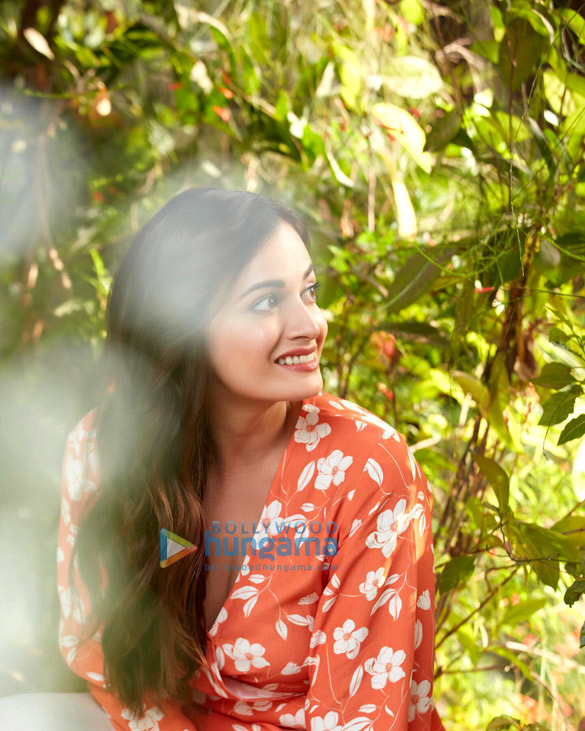 dia mirza 3 6