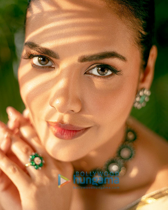 esha gupta 1 34