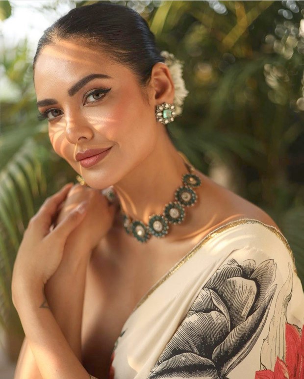 Esha Gupta looks scintillating in Rohit Bal's floral saree and beige deep neck blouse