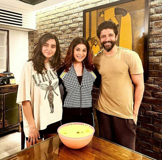 Farhan Akhtar and Shibani Dandekar get their hands cast in wax, see photos