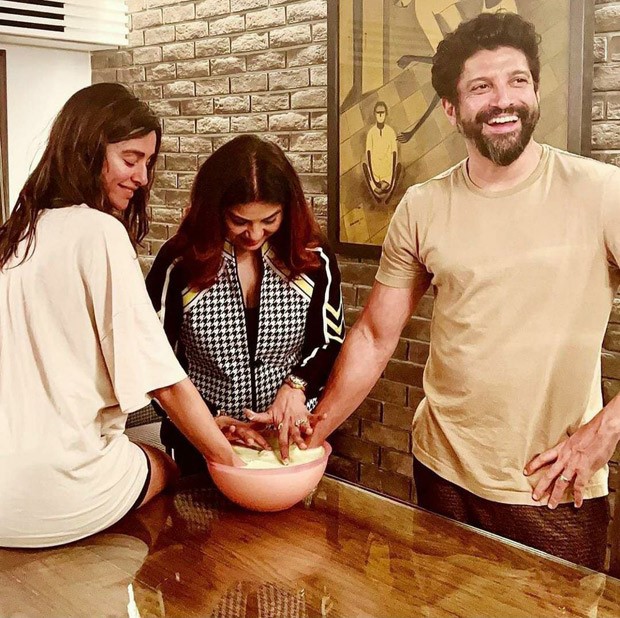 Farhan Akhtar and Shibani Dandekar get their hands cast in wax, see photos
